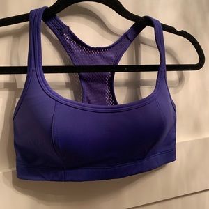 Women’s sports bra